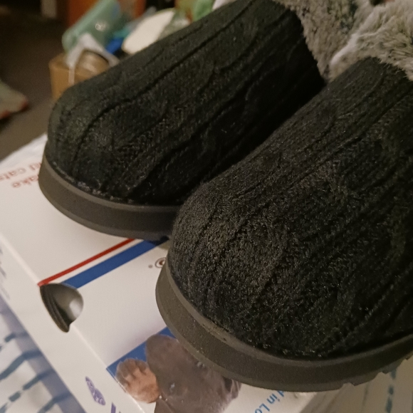 NWT! SKECHERS BOBS SLIPPERS Sz 7 (Indoor/Outdoor - Picture 3 of 11